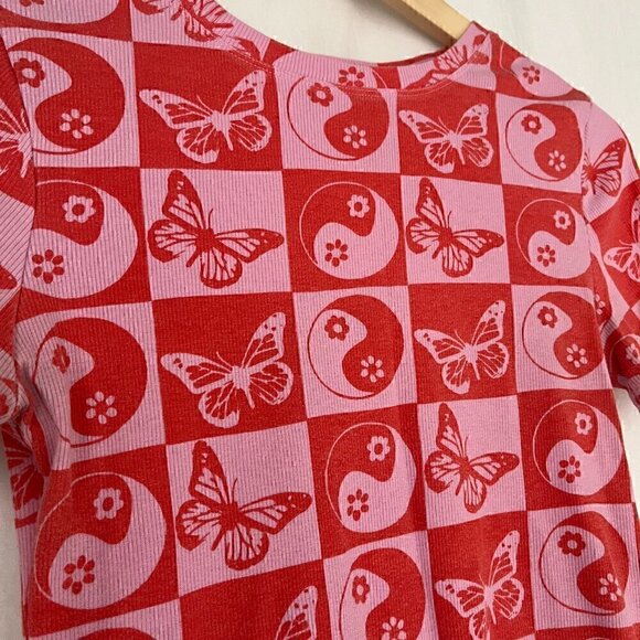 Ying Yang and Butterflies‎ Crop Top - Picture 2 of 6
